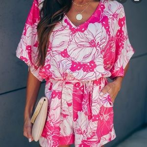 VICI Boxwood Floral Pocketed Tie Romper Pink Sz M